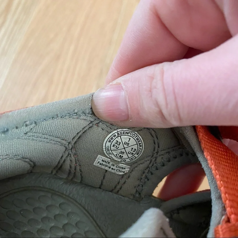 Keen Sandals Sz 1 Youth Kids Waterproof Orange Caged Toe Outdoors